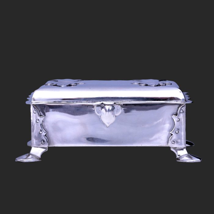 An arts and crafts silver casket - Image 3