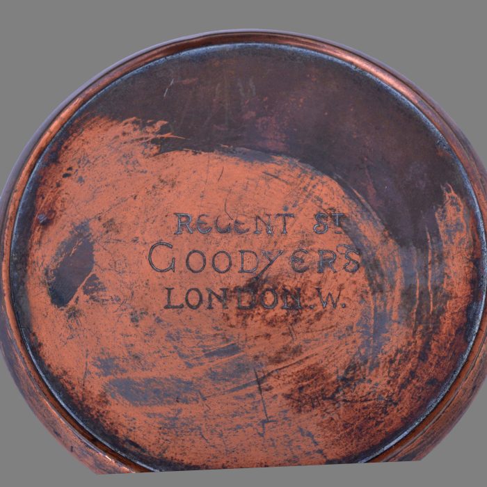 An arts and crafts copper and enamel mantel clock - Image 4