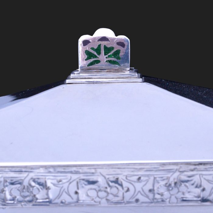 A modern silver and enamel box by Ralph Rowe - Image 3