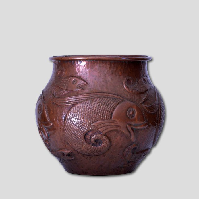 A John Pearson arts and crafts Newlyn copper fish vase - Image 2